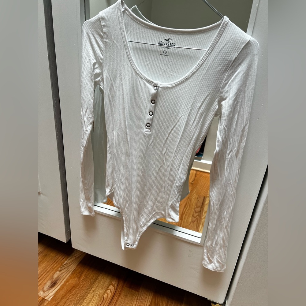Hollister Classic White Long Sleeve Bodysuit
